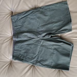 NWOT Men's 30 Green Khaki Cut-off Shorts
